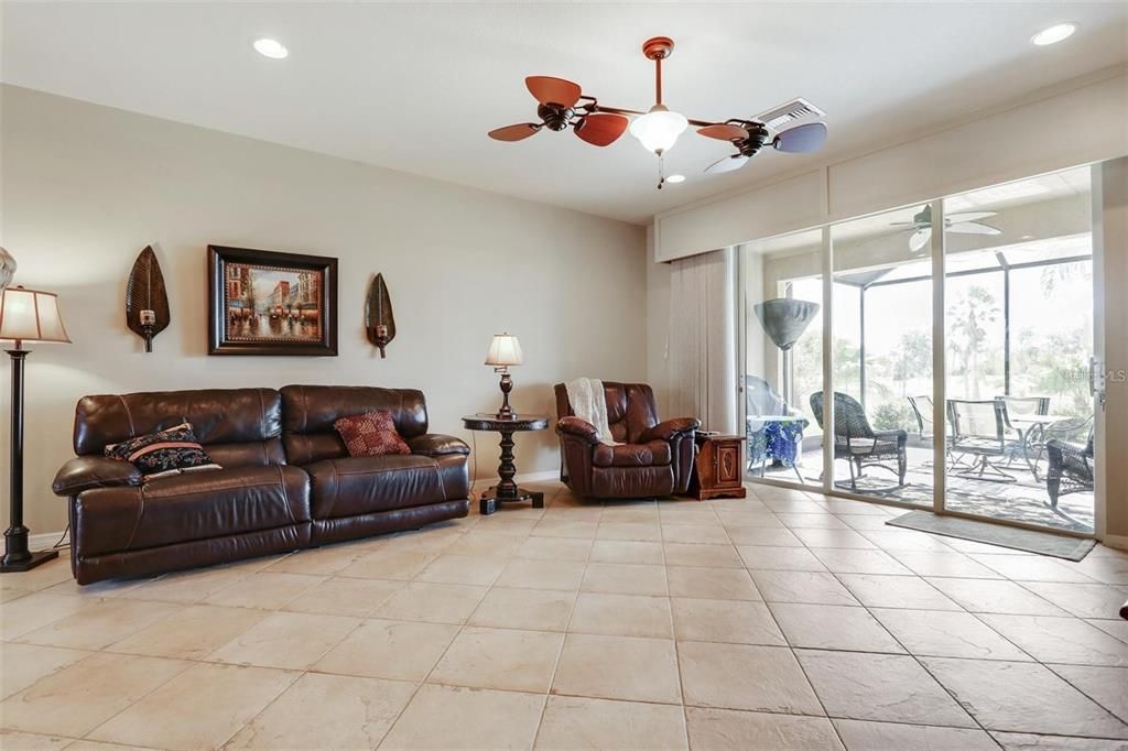 For Rent: $2,000 (3 beds, 2 baths, 1519 Square Feet)