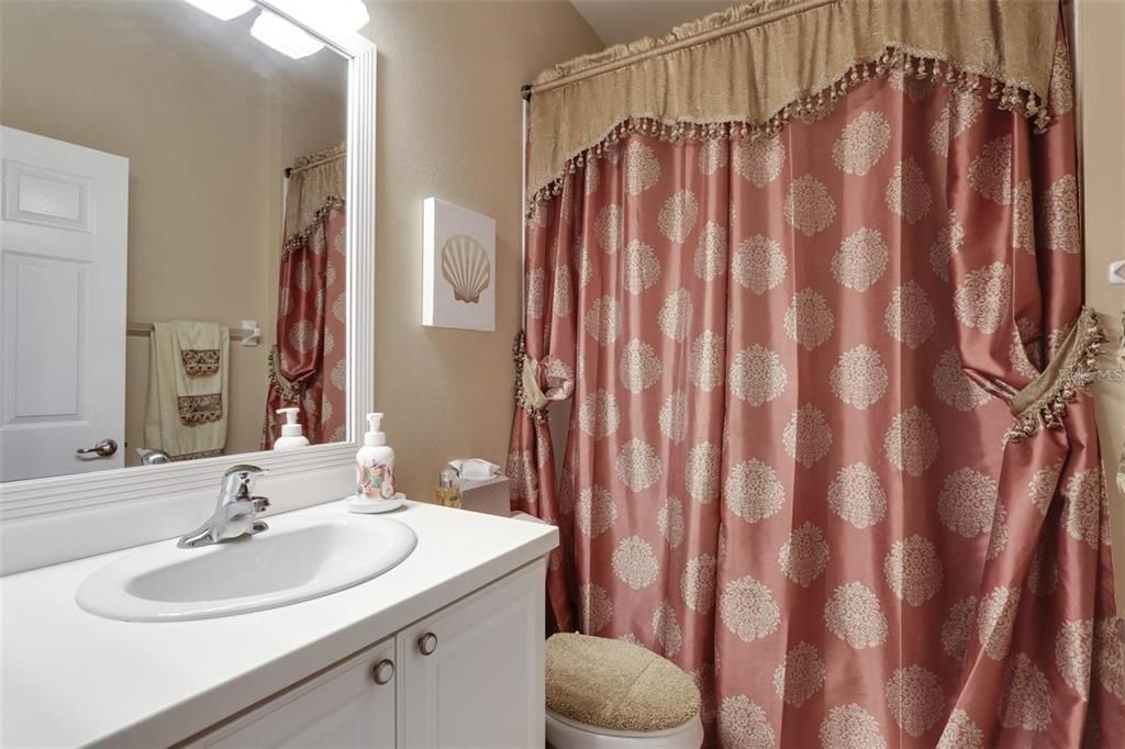 For Rent: $2,000 (3 beds, 2 baths, 1519 Square Feet)