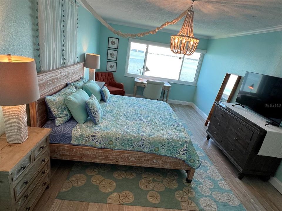 For Rent: $4,800 (2 beds, 2 baths, 1315 Square Feet)