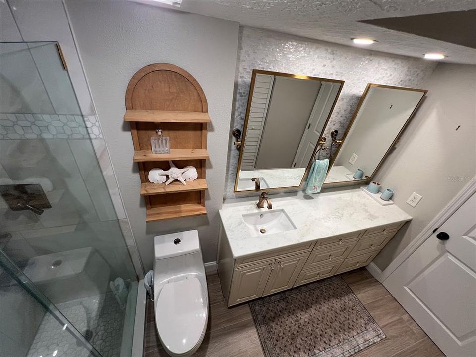 For Rent: $4,800 (2 beds, 2 baths, 1315 Square Feet)