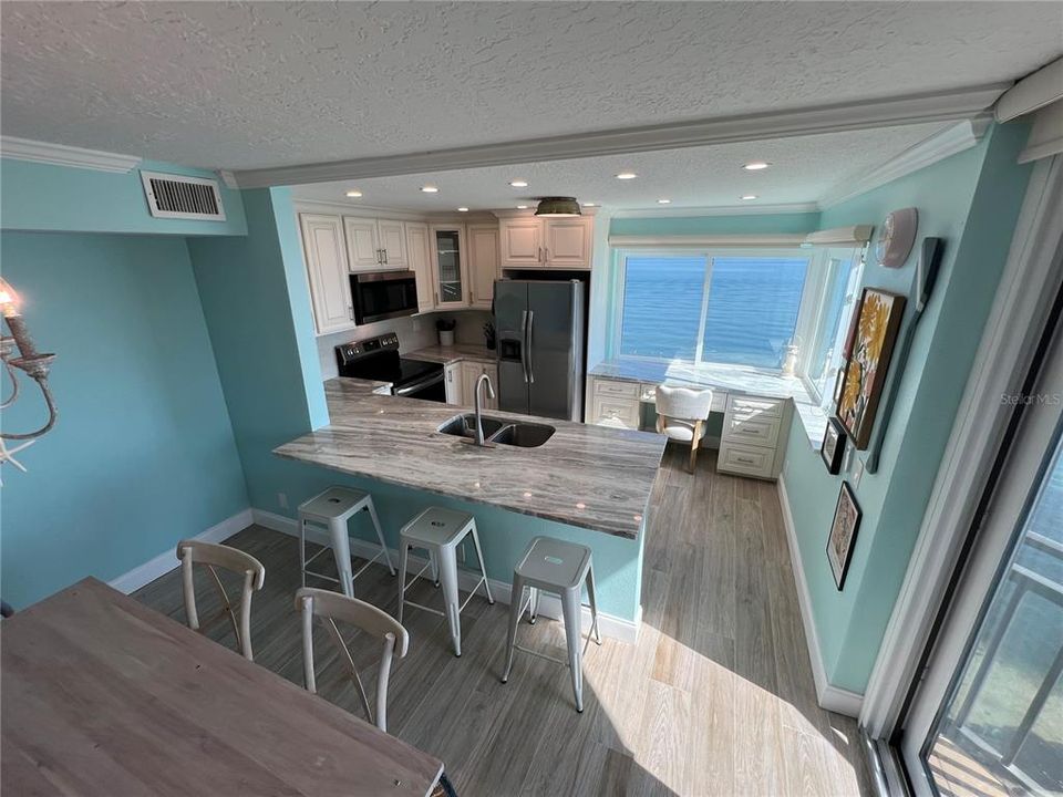 For Rent: $4,800 (2 beds, 2 baths, 1315 Square Feet)