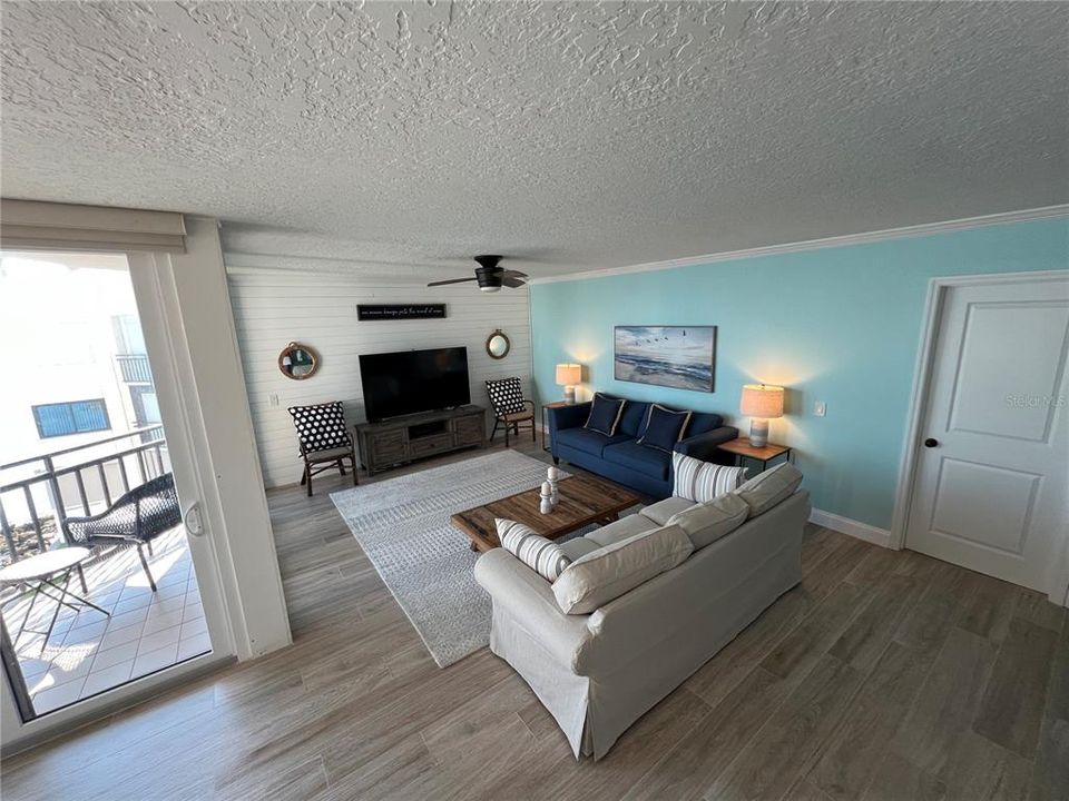 For Rent: $4,800 (2 beds, 2 baths, 1315 Square Feet)