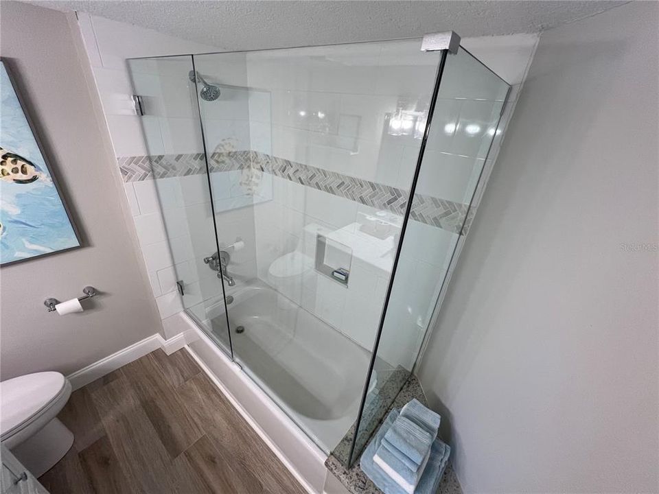 For Rent: $4,800 (2 beds, 2 baths, 1315 Square Feet)