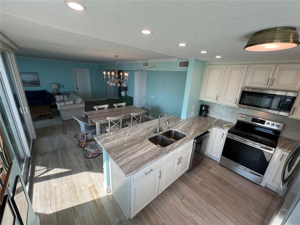 For Rent: $4,800 (2 beds, 2 baths, 1315 Square Feet)