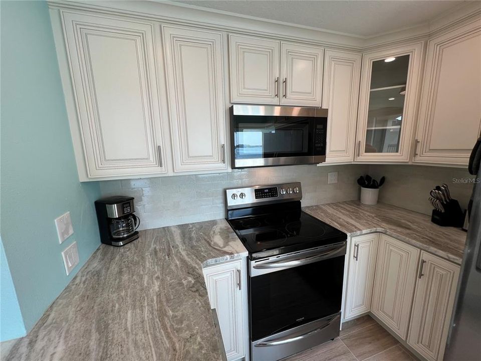 For Rent: $4,800 (2 beds, 2 baths, 1315 Square Feet)
