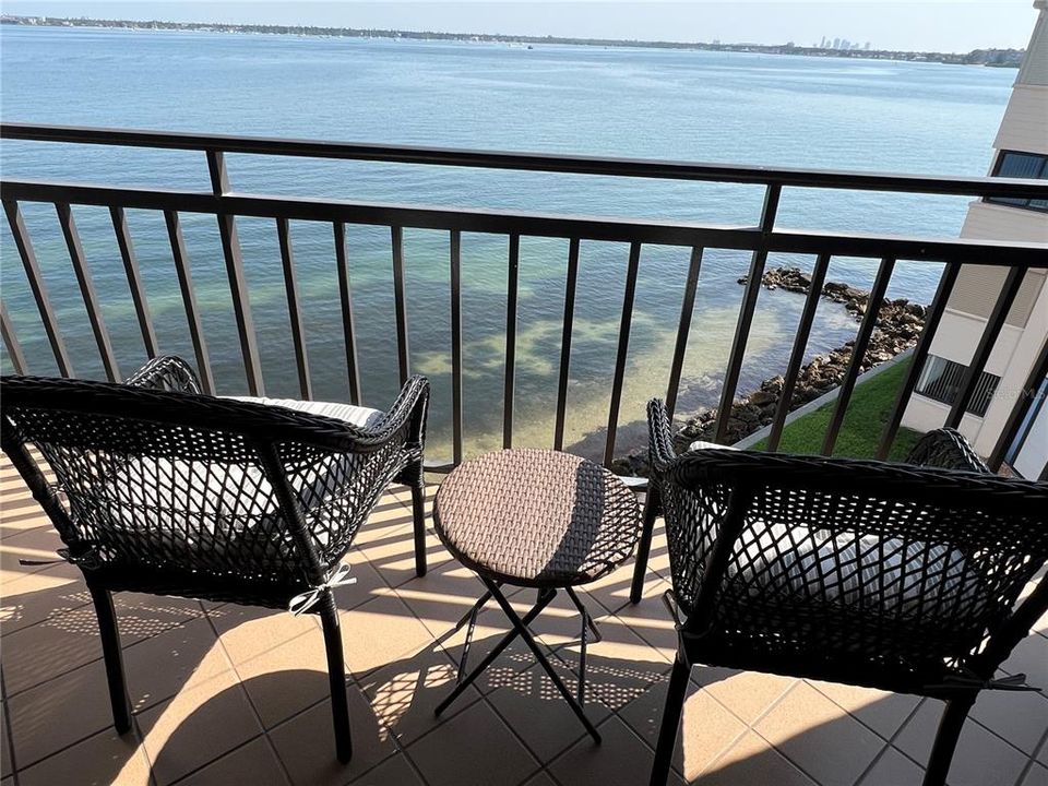 For Rent: $4,800 (2 beds, 2 baths, 1315 Square Feet)