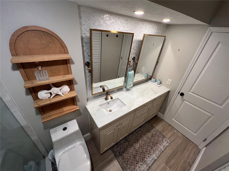 For Rent: $4,800 (2 beds, 2 baths, 1315 Square Feet)