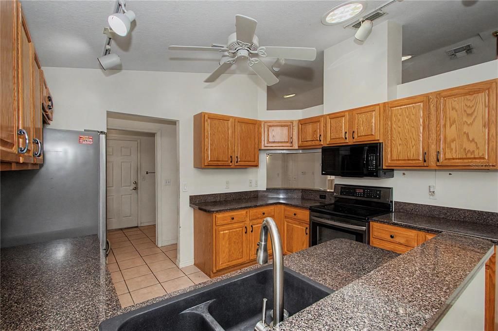 For Sale: $234,900 (3 beds, 2 baths, 1736 Square Feet)