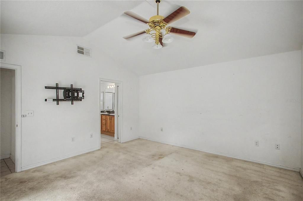 For Sale: $234,900 (3 beds, 2 baths, 1736 Square Feet)