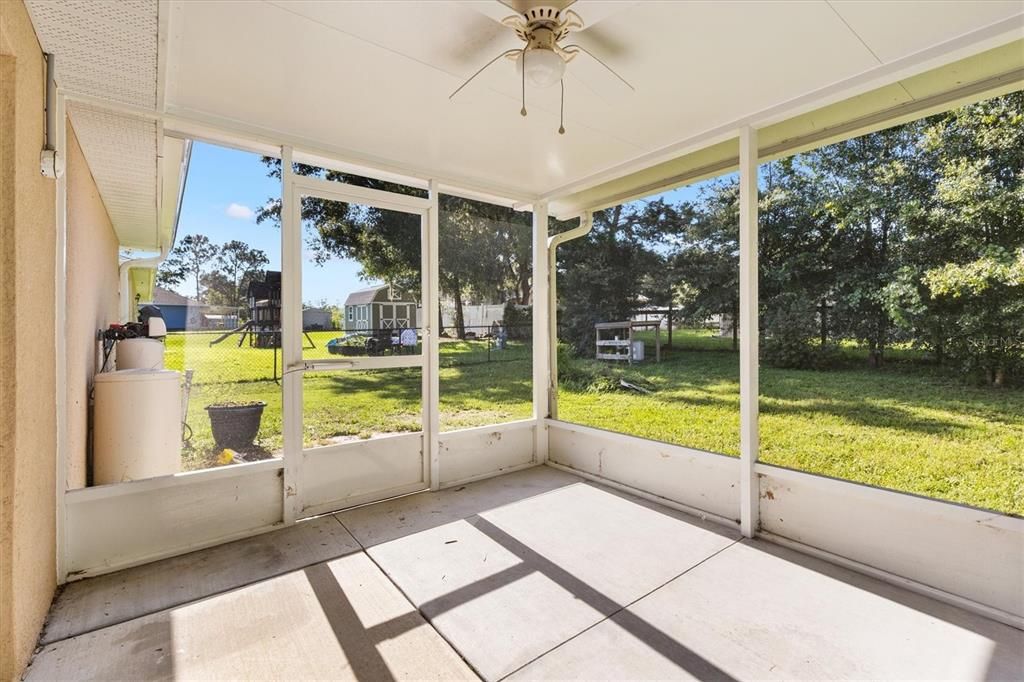 For Rent: $1,800 (3 beds, 2 baths, 1381 Square Feet)