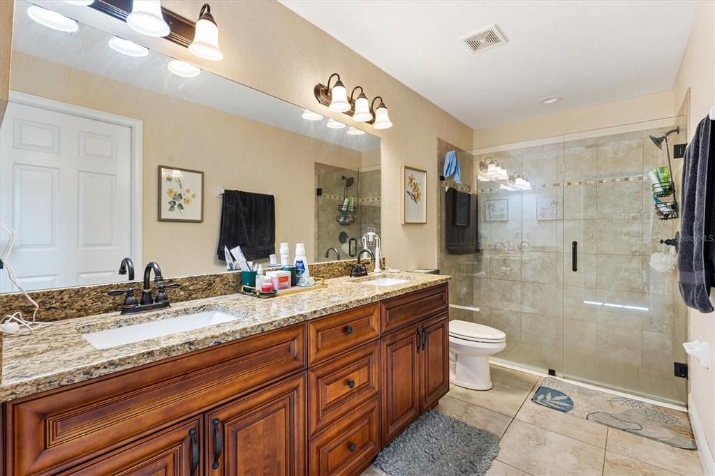 For Rent: $1,800 (3 beds, 2 baths, 1381 Square Feet)