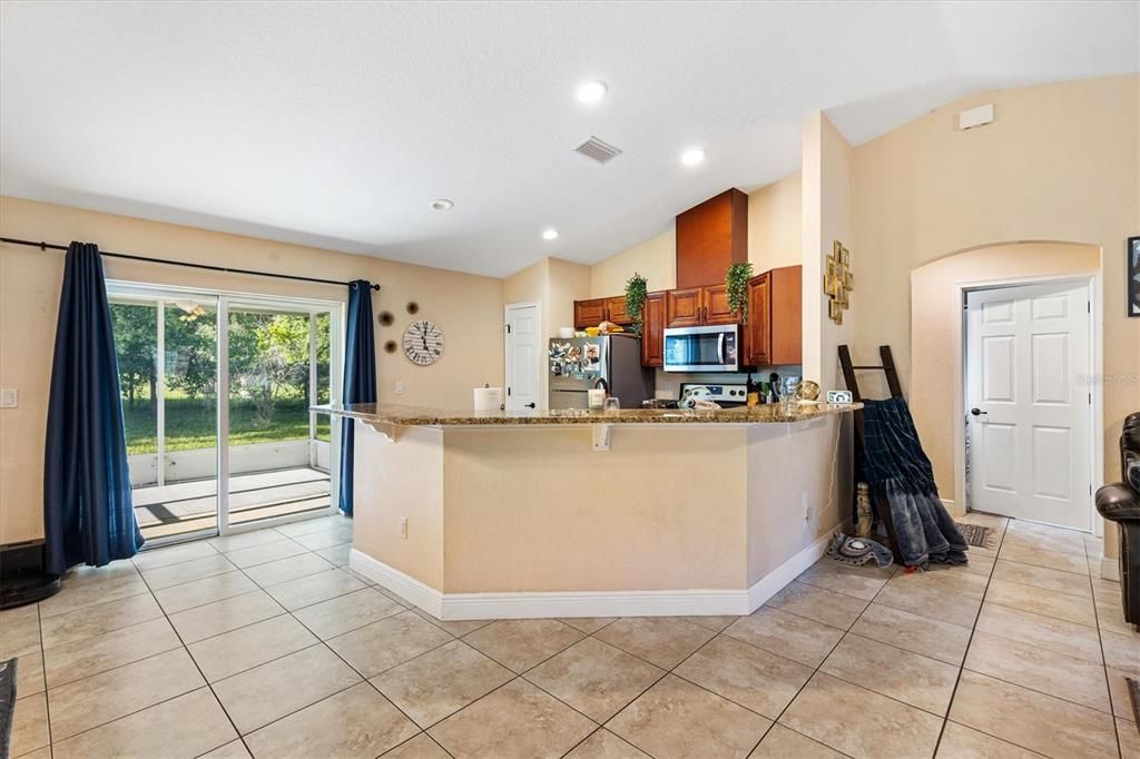 For Rent: $1,800 (3 beds, 2 baths, 1381 Square Feet)
