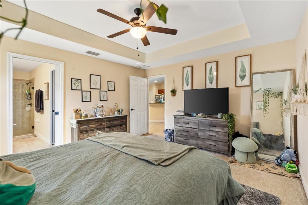 For Rent: $1,800 (3 beds, 2 baths, 1381 Square Feet)