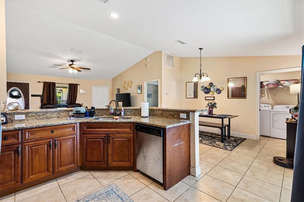 For Rent: $1,800 (3 beds, 2 baths, 1381 Square Feet)