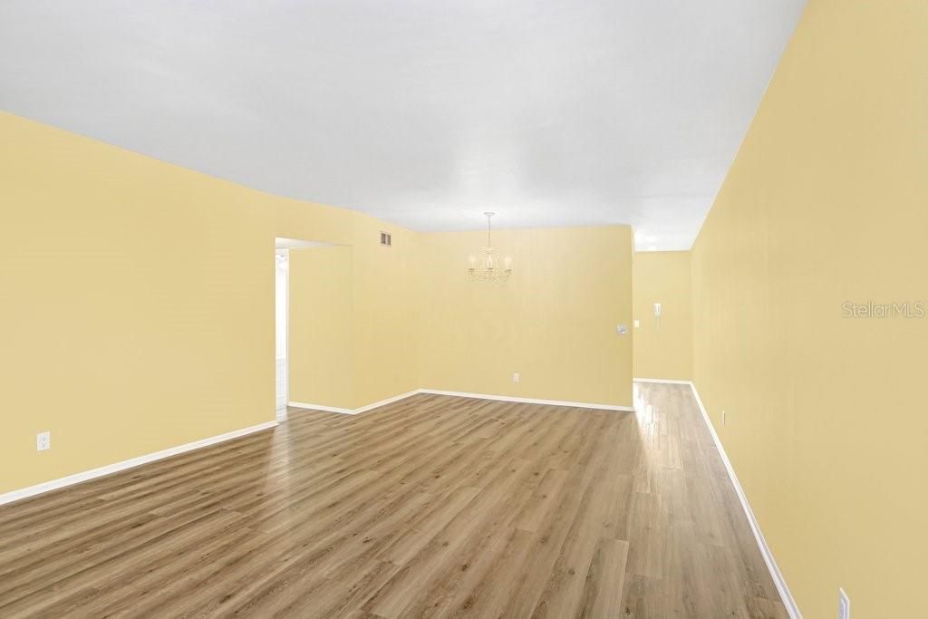 На продажу: $185,900 (2 спален, 2 ванн, 1400 Квадратных фут)