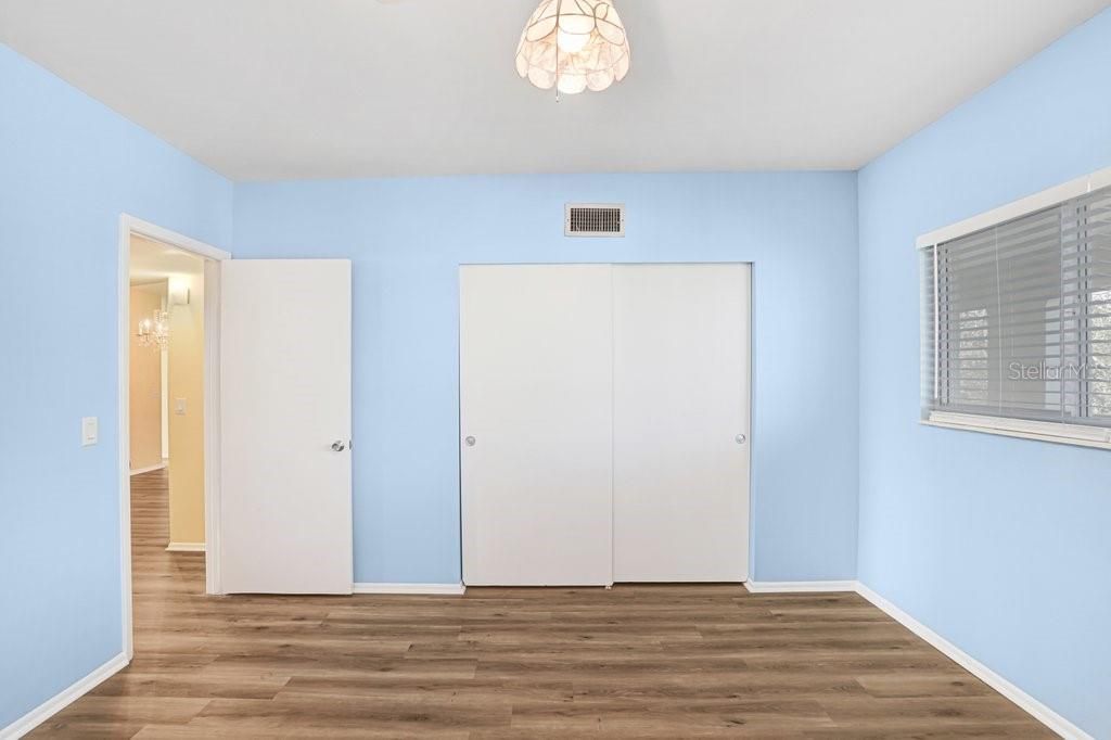 На продажу: $185,900 (2 спален, 2 ванн, 1400 Квадратных фут)