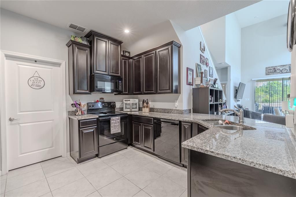 En Venta: $330,000 (3 camas, 2 baños, 1813 Pies cuadrados)