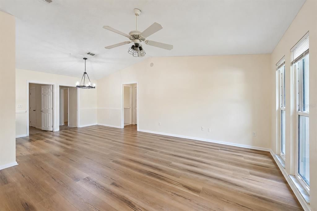 For Sale: $489,000 (4 beds, 2 baths, 1685 Square Feet)