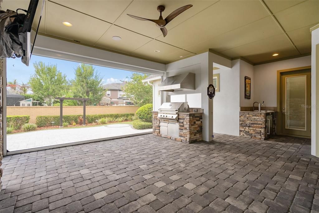 For Rent: $6,000 (5 beds, 4 baths, 4075 Square Feet)