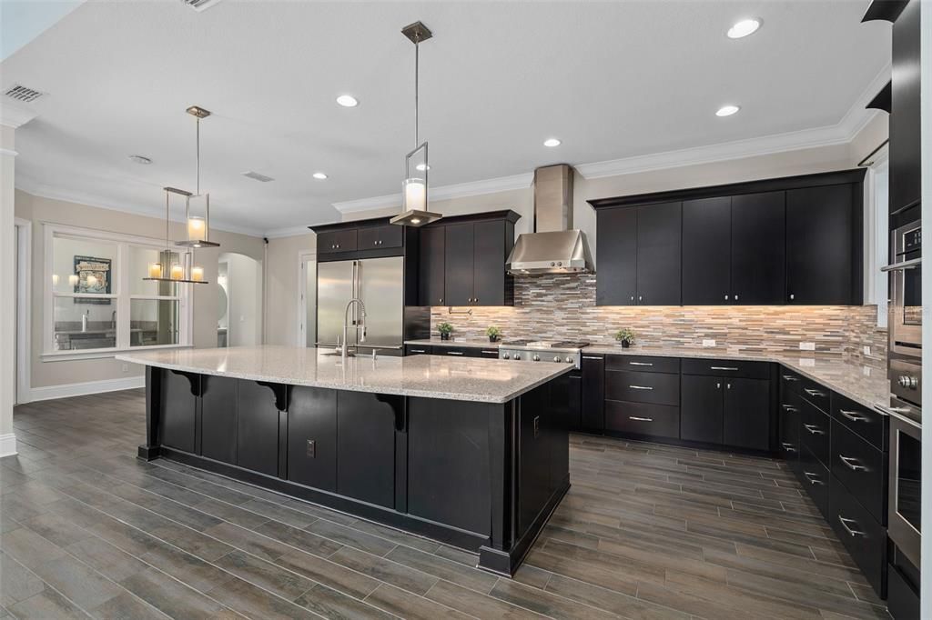 For Rent: $6,000 (5 beds, 4 baths, 4075 Square Feet)