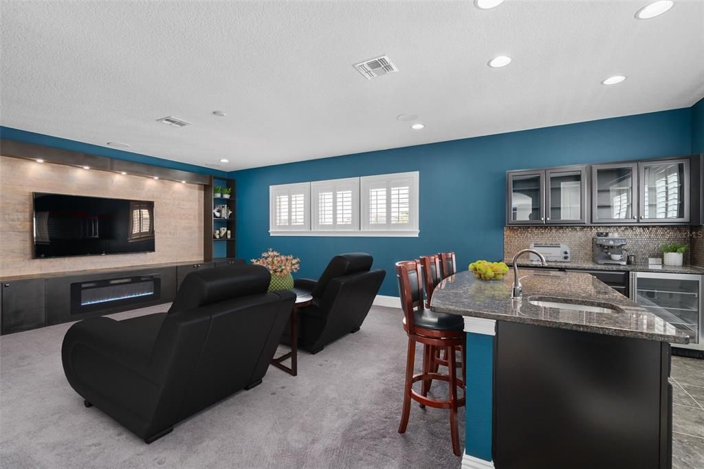 For Rent: $6,000 (5 beds, 4 baths, 4075 Square Feet)
