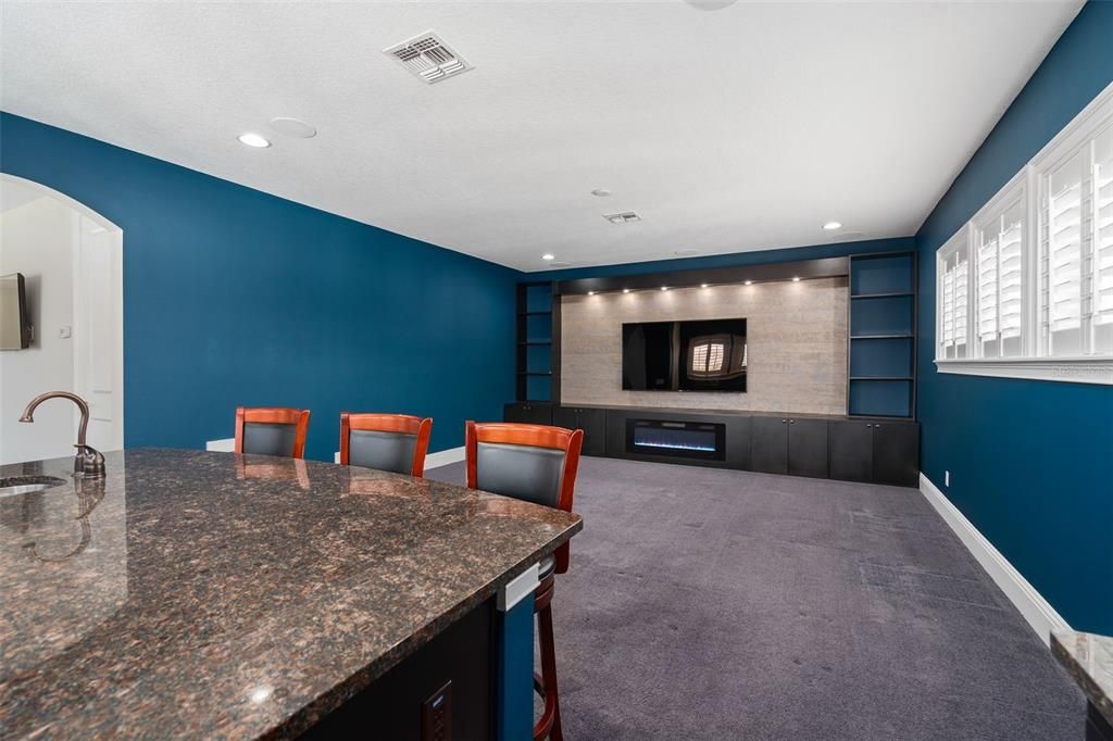 For Rent: $6,000 (5 beds, 4 baths, 4075 Square Feet)