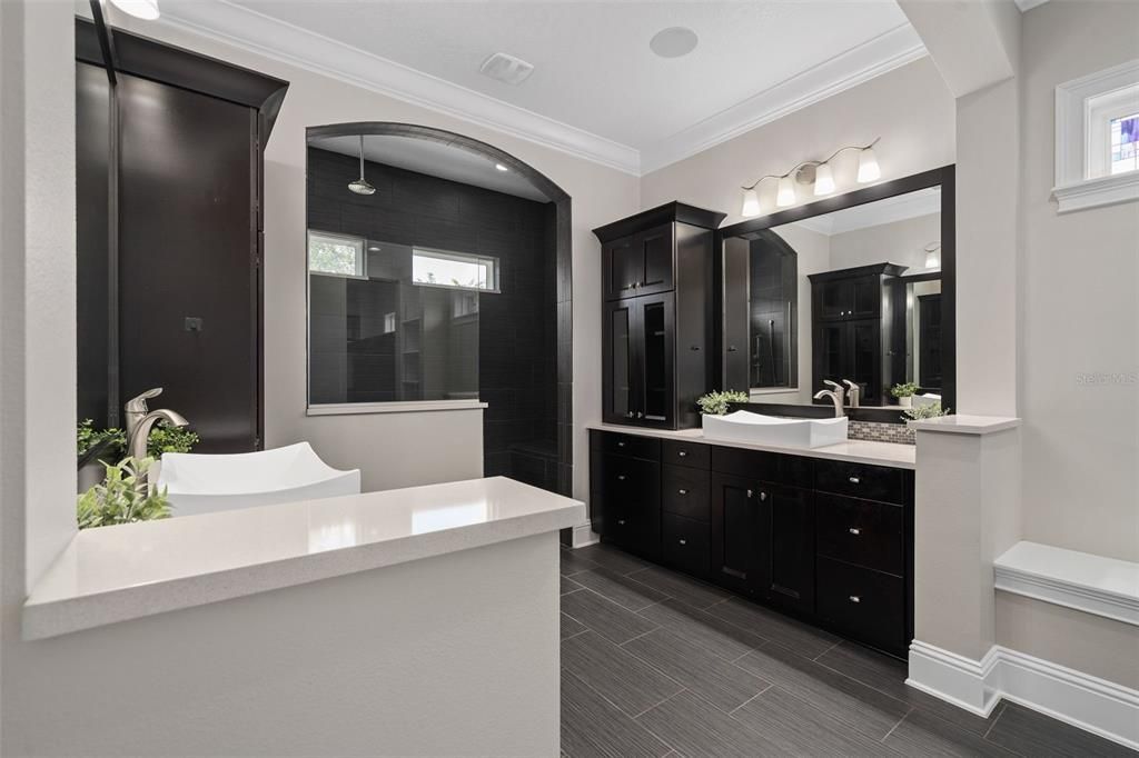 For Rent: $6,000 (5 beds, 4 baths, 4075 Square Feet)