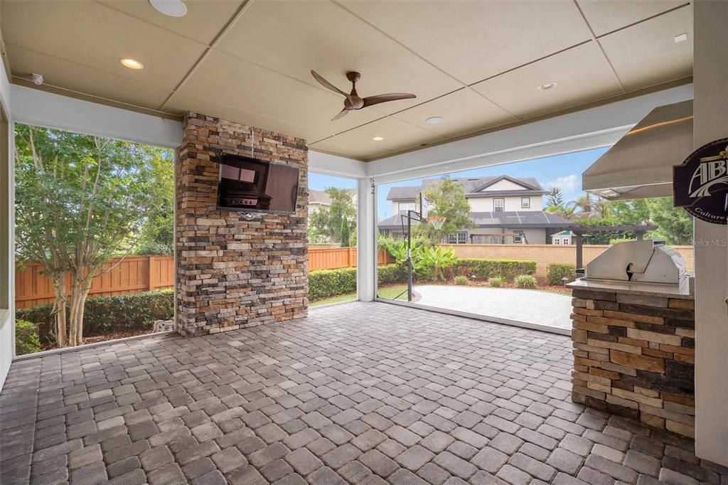 For Rent: $6,000 (5 beds, 4 baths, 4075 Square Feet)