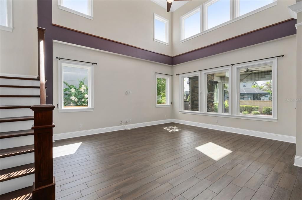 For Rent: $6,000 (5 beds, 4 baths, 4075 Square Feet)