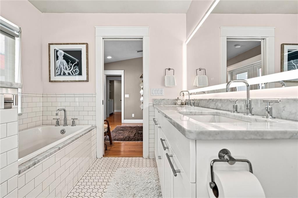 For Rent: $5,500 (3 beds, 2 baths, 1964 Square Feet)