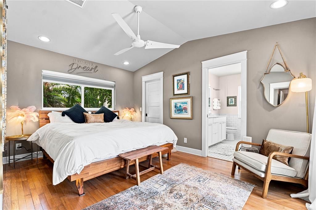 For Rent: $5,500 (3 beds, 2 baths, 1964 Square Feet)