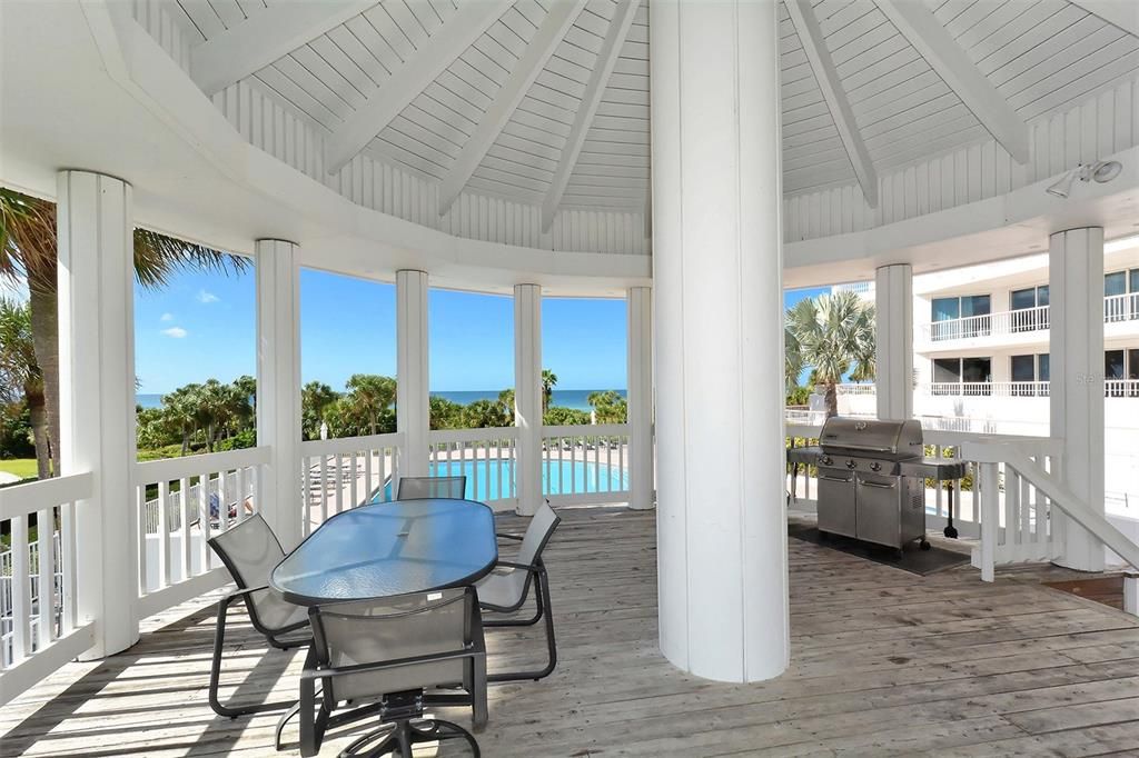 For Sale: $5,295,000 (3 beds, 3 baths, 2880 Square Feet)