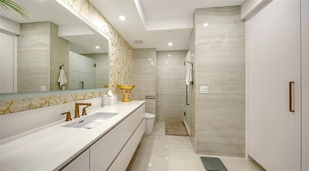 For Sale: $5,295,000 (3 beds, 3 baths, 2880 Square Feet)