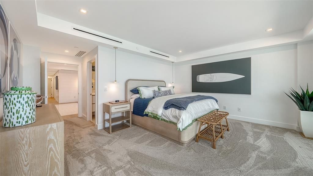 For Sale: $5,295,000 (3 beds, 3 baths, 2880 Square Feet)