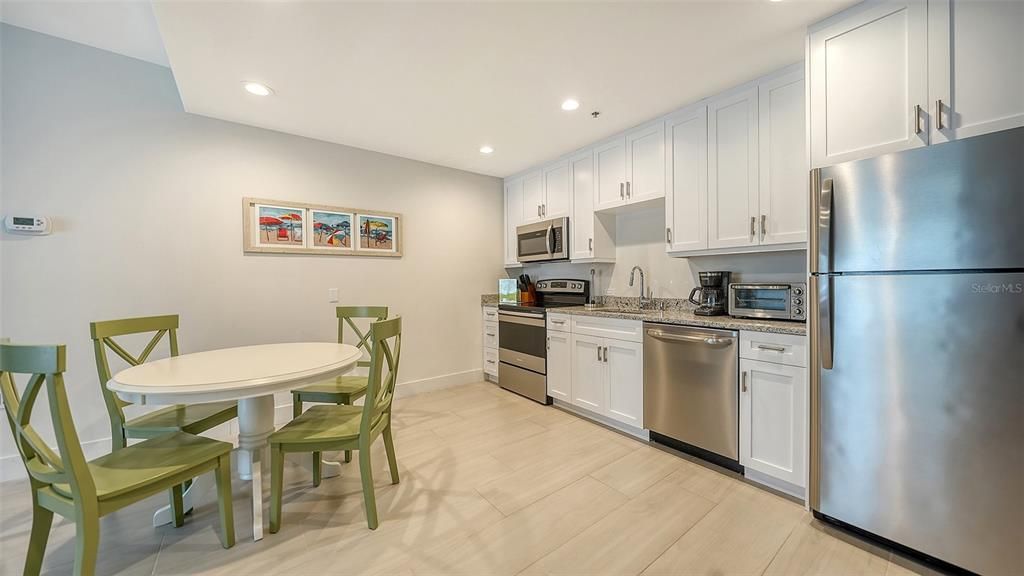 For Sale: $5,295,000 (3 beds, 3 baths, 2880 Square Feet)