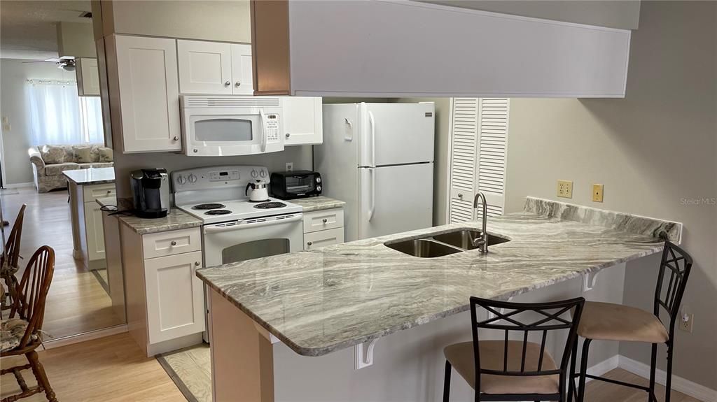 For Rent: $1,695 (2 beds, 2 baths, 942 Square Feet)