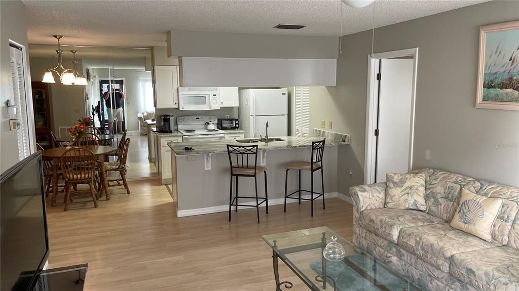 For Rent: $1,695 (2 beds, 2 baths, 942 Square Feet)