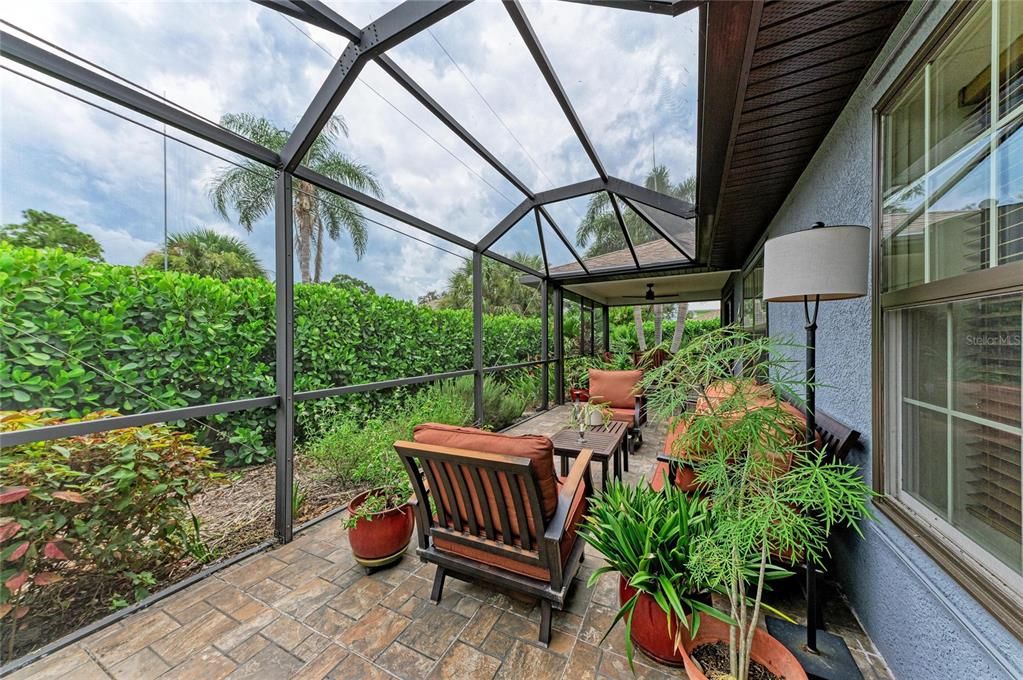 Activo con contrato: $375,000 (2 camas, 2 baños, 1524 Pies cuadrados)