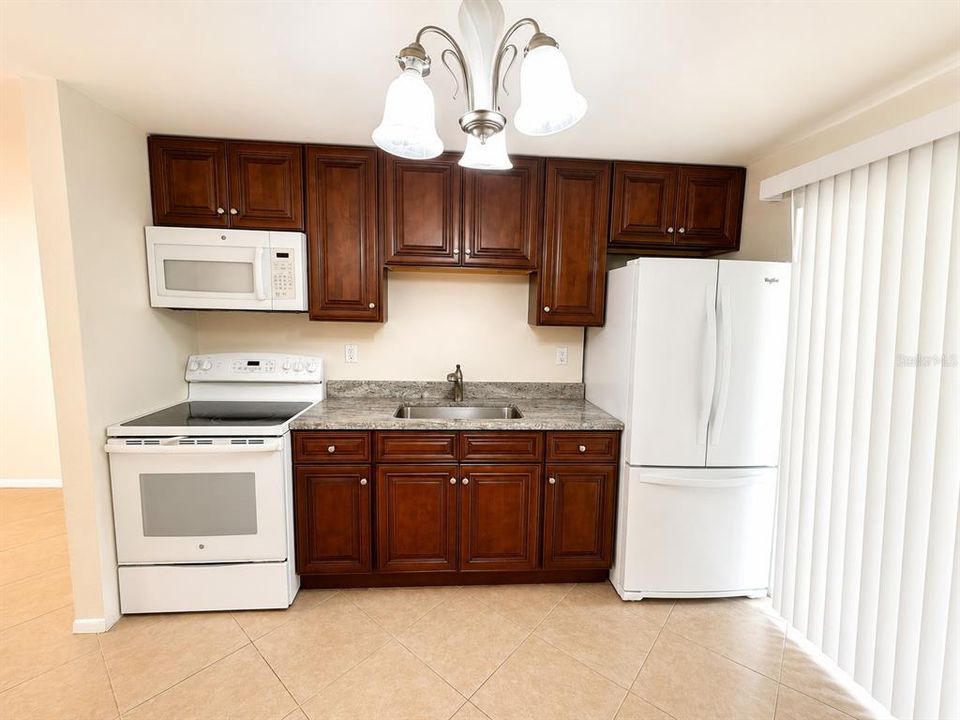 For Rent: $1,500 (2 beds, 1 baths, 770 Square Feet)