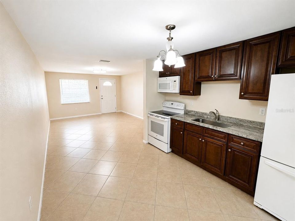 For Rent: $1,500 (2 beds, 1 baths, 770 Square Feet)