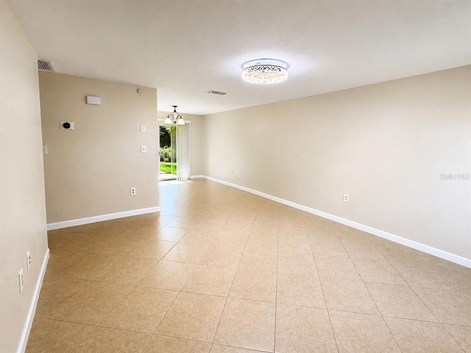 For Rent: $1,500 (2 beds, 1 baths, 770 Square Feet)