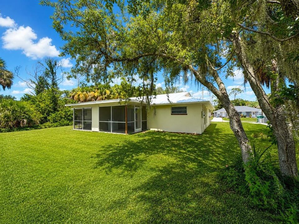 For Rent: $1,500 (2 beds, 1 baths, 770 Square Feet)