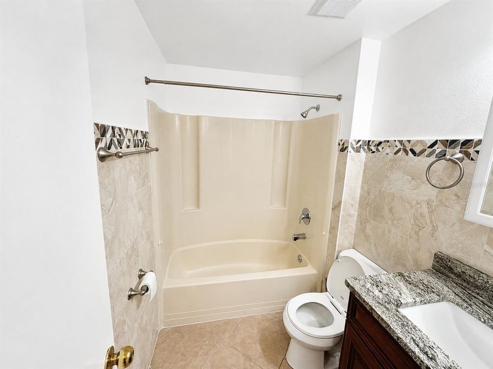 For Rent: $1,500 (2 beds, 1 baths, 770 Square Feet)