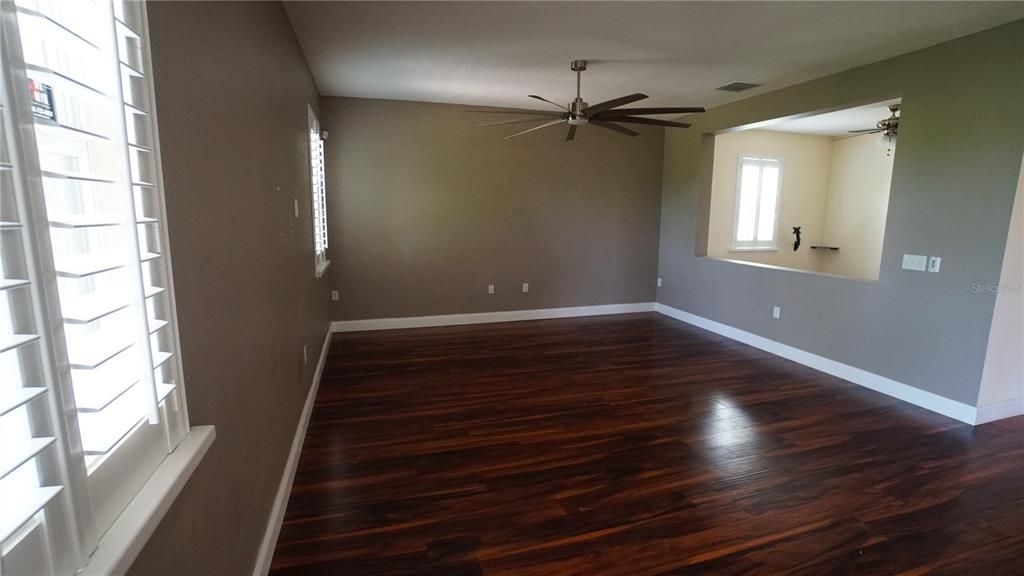 For Sale: $309,000 (3 beds, 2 baths, 1880 Square Feet)