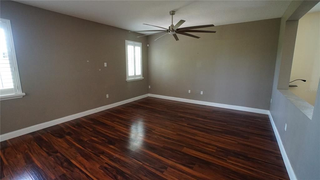 For Sale: $309,000 (3 beds, 2 baths, 1880 Square Feet)