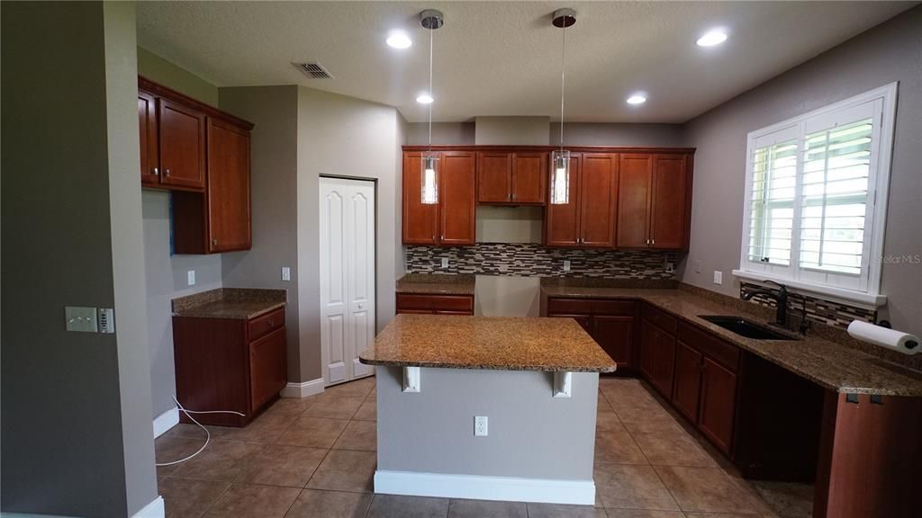 For Sale: $309,000 (3 beds, 2 baths, 1880 Square Feet)