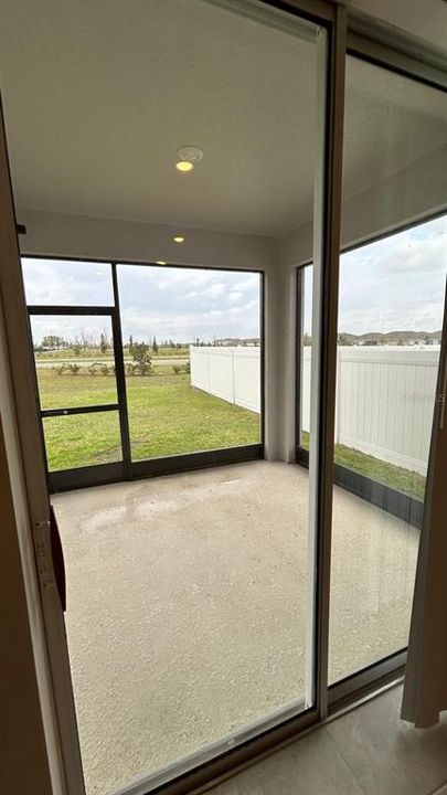 For Rent: $2,350 (4 beds, 2 baths, 2084 Square Feet)