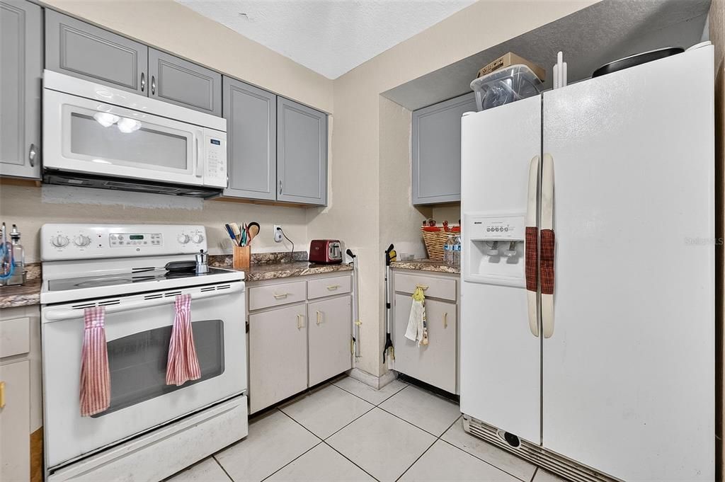 For Sale: $299,995 (3 beds, 2 baths, 1176 Square Feet)