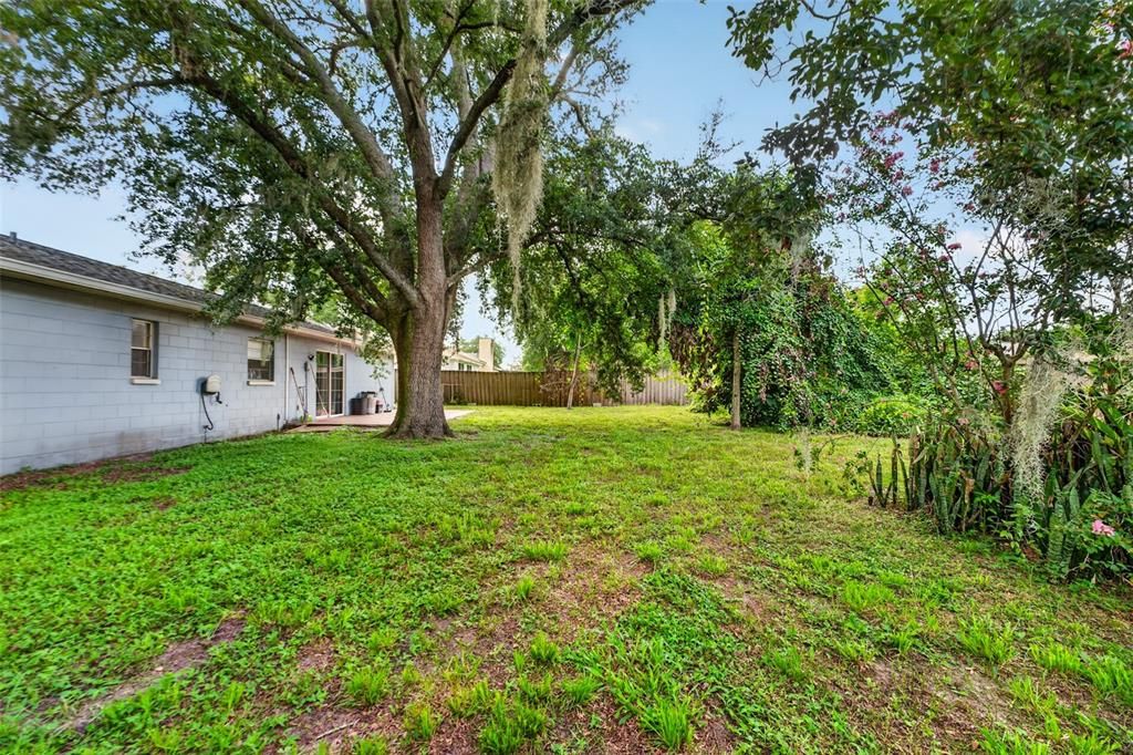 For Sale: $299,995 (3 beds, 2 baths, 1176 Square Feet)