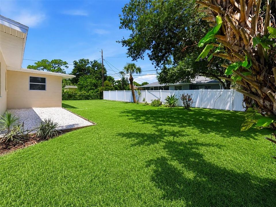For Rent: $1,850 (2 beds, 2 baths, 901.2 Square Feet)